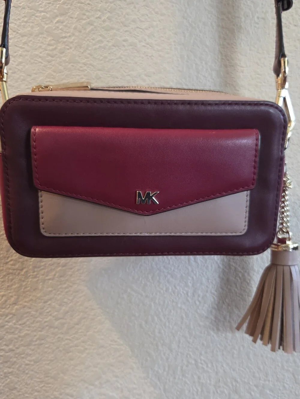 Michael Kors crossbodies sm pocket camera bag